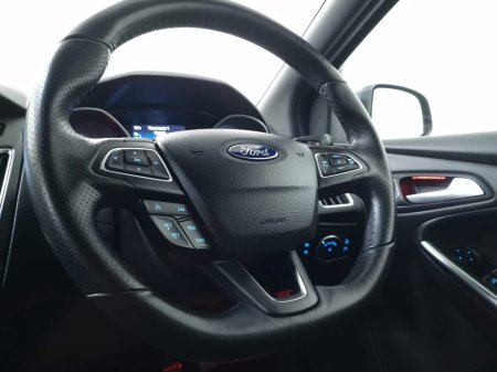 2015 Ford Focus 2.0 EcoBoost 250PS ST2 €18,950 thumbnail