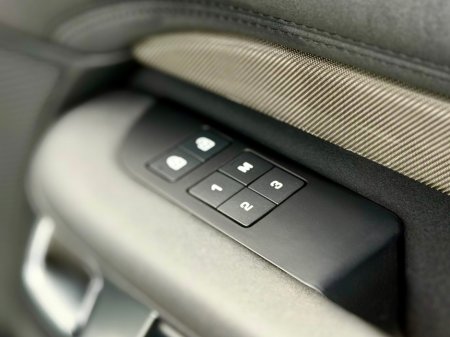 2021 Land Rover Discovery - thumbnail 18