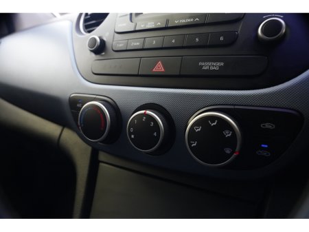 2019 Hyundai i10 - thumbnail 14