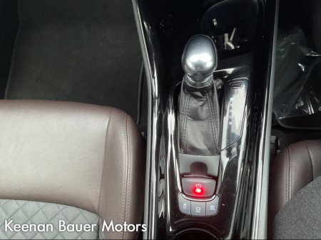 2018 Toyota C-HR HYBRID SOL 4DR AUTO €21,500 thumbnail