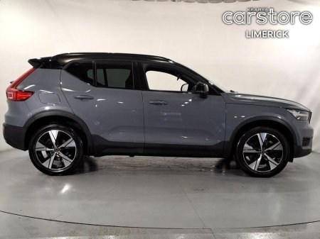 2022 Volvo XC40 PHEV T4 (197hp) R-Design FWD €33,880 thumbnail
