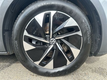 2023 Volkswagen ID.4 - thumbnail 5