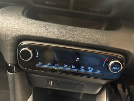 2023 Toyota Yaris - thumbnail 4