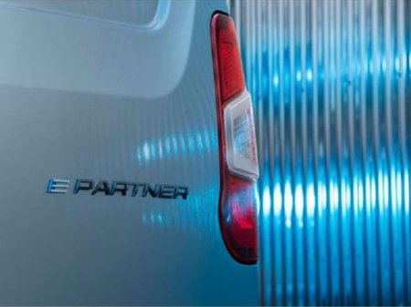 2026 Peugeot Partner L1 Professional Plus Electric 136bhp (50 kWh) *ORDER YOUR 261 TODAY* €31,257