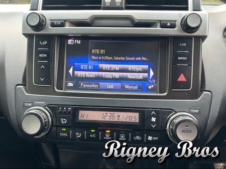 2017 Toyota Landcruiser LAND CRU LWB BUSINESS AUTO 4DR thumbnail