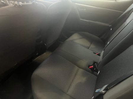 2015 Toyota Corolla - thumbnail 5