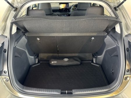 2024 Toyota Yaris - thumbnail 10