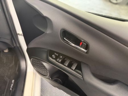 2022 Toyota Prius - thumbnail 12