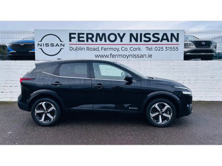 2023 Nissan Qashqai LOW MILEAGE AUTOMATIC 4 REVERSE CAMERAS + FRONT AND REAR PARK SENSORS €31,995 thumbnail