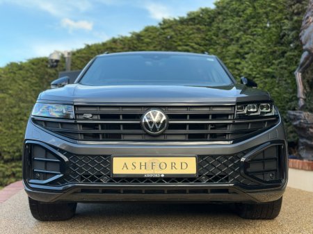 2025 Volkswagen Touareg - thumbnail 2