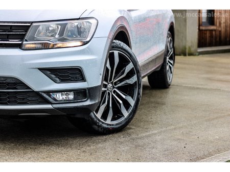 2018 Volkswagen Tiguan - thumbnail 2