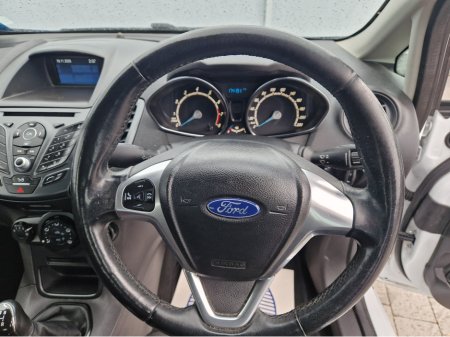 2017 Ford Fiesta ZETEC 1.25 60PS M5 5DR MCA 4DR €7,995 thumbnail