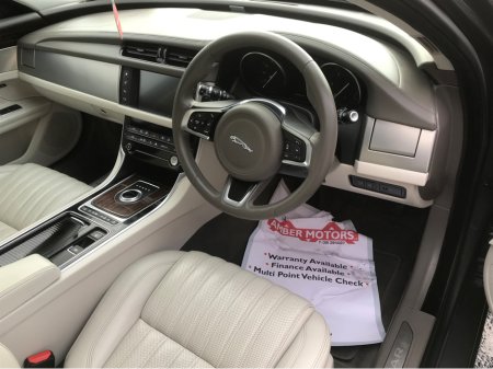 2018 Jaguar XF - thumbnail 18