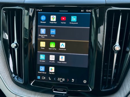 2025 Volvo XC60 - thumbnail 10