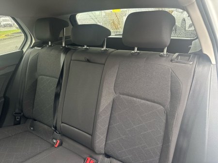 2023 Volkswagen Golf 2.0 TDI 115HP Life €24,975 thumbnail