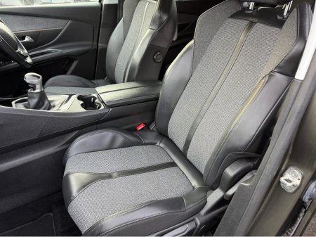 2020 Peugeot 5008 ALLURE 1.5 BLUE HDI €21,950 thumbnail