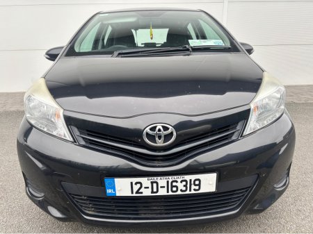 2012 Toyota Yaris - thumbnail 4