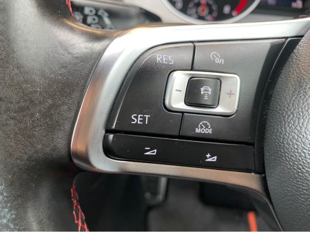 2016 Volkswagen Golf - thumbnail 24