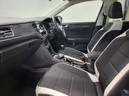 2020 Volkswagen T-Roc 1.5 TSI 150bhp Sport €22,975 thumbnail