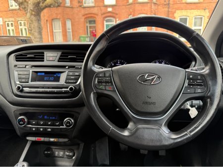 2016 Hyundai i20 - thumbnail 13