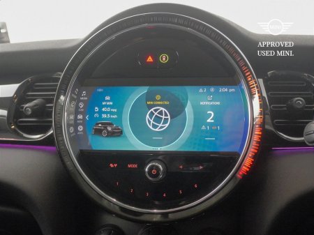 2024 MINI Hatch 3-Door Cooper Classic €29,900 thumbnail
