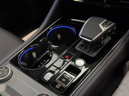 2025 Volkswagen Touareg - thumbnail 17