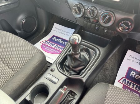 2017 Toyota Hilux - thumbnail 19