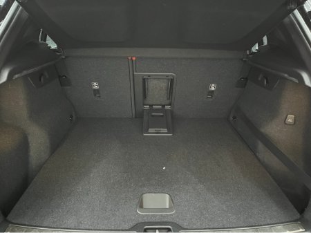 2020 Volvo XC40 €30950 2020 VOLVO XC40 RECHARGE PLUG-IN HYBRID T5 1.5 AUTOMATIC / CRUISE CONTROL / 360° PARKING CAMERA / ELECTRIC MEMORY & HEATED SEATS / HEATED STEERING WHEEL / PANORAMIC SUNROOF / HEATED REAR SEATS €30,950 thumbnail