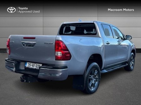 2025 Toyota Hilux HILUX 2.8 SR5 DOUBLE CAB €48,000 thumbnail