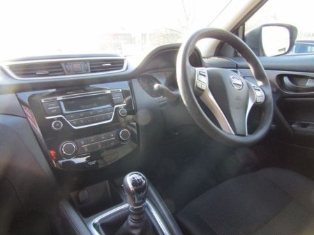 2016 Nissan Qashqai - thumbnail 11