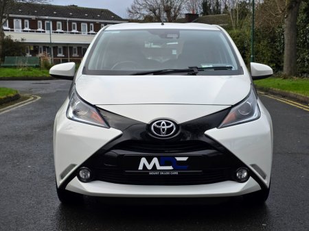 2017 Toyota Aygo 1.0 VVT-i x-play+ €8,450 thumbnail