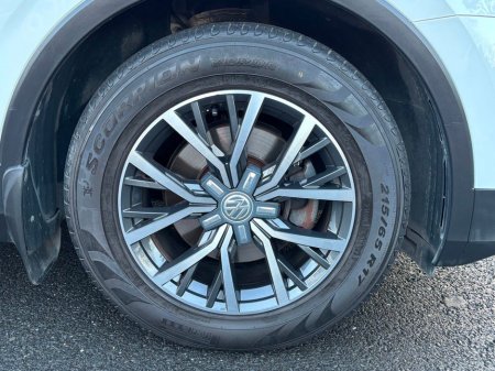 2017 Volkswagen Tiguan - thumbnail 20