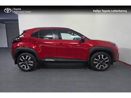 2025 Toyota Yaris Cross - thumbnail 3