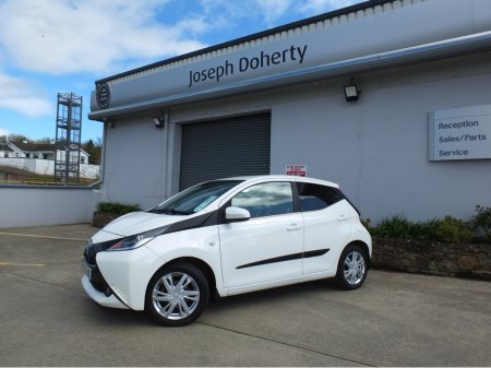 2019 Toyota Aygo - thumbnail 3