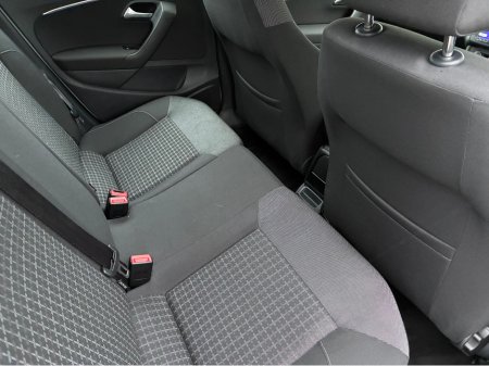 2014 Volkswagen Polo 1.2i TSI Petrol Automatic Comfortline €11,500 thumbnail