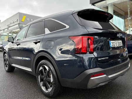 2025 Kia Sorento Plug in hybrid ( 7 seats ) €59,995 thumbnail