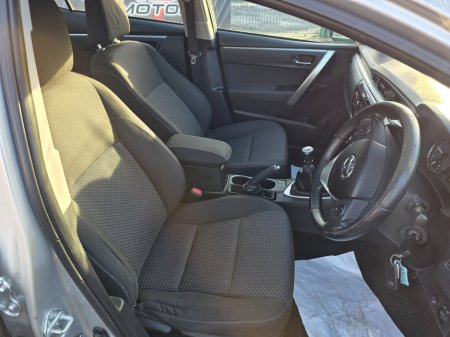 2015 Toyota Corolla D-4D 90 (1.4) Aura €8,950 thumbnail