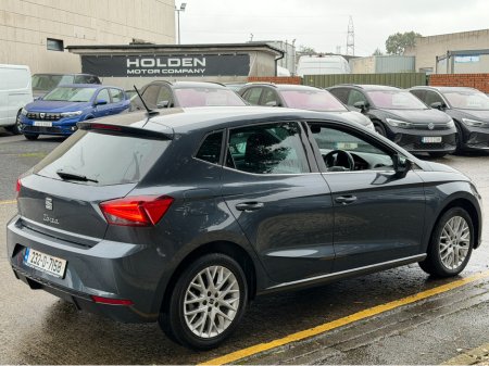 2023 SEAT Ibiza Folding Mirrors...Background Lighting €17,400 thumbnail