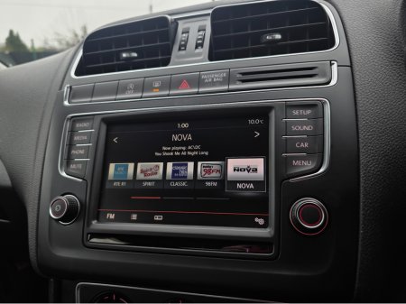 2015 Volkswagen Polo ( 152 REG ) 1.2 TSI COMFORTLINE  - CRUISE CONTROL - LOW TAX BAND - SIMI DEALER €11,750 thumbnail