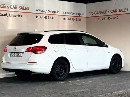 2012 Opel Astra - thumbnail 5