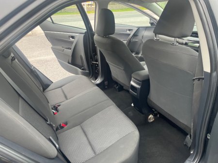 2016 Toyota Corolla - thumbnail 12