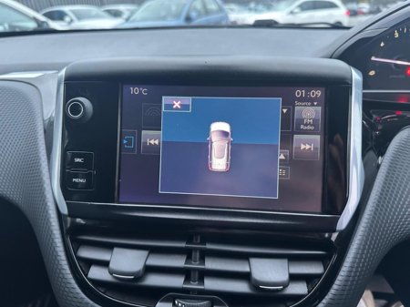 2016 Peugeot 2008 1.2 Petrol Compact SUV Automatic 2016 (1880) €9,995 thumbnail