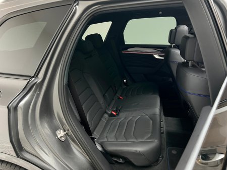 2025 Volkswagen Touareg - thumbnail 11