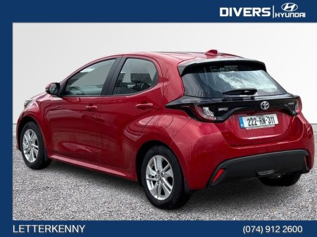 2022 Toyota Yaris Hybrid Luna €20,945