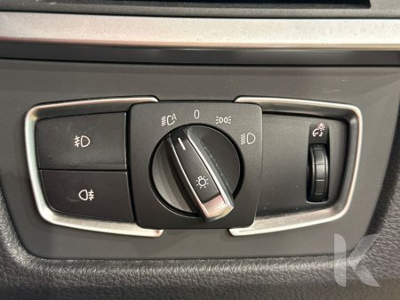 2016 BMW 3 Series - thumbnail 25