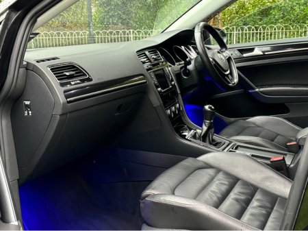 2017 Volkswagen Golf HIGHLINE 1.6 TDI MANUAL 5SPEED 110HP 5DR €13,450 thumbnail