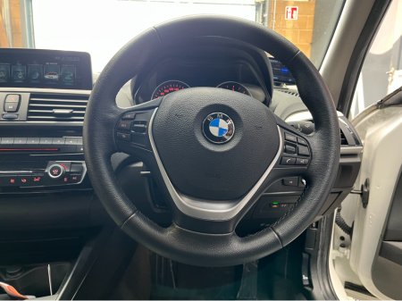 2017 BMW 1 Series - thumbnail 7