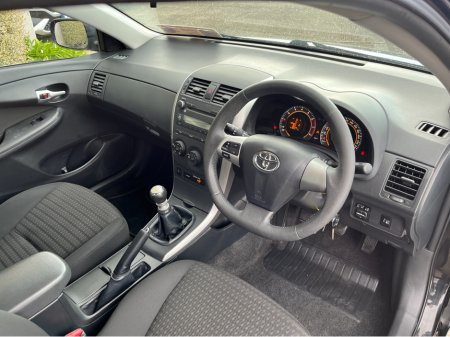 2013 Toyota Corolla - thumbnail 11