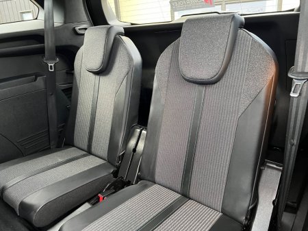 2022 Peugeot 5008 1.5 BlueHDi 130bhp Allure €33,950 thumbnail