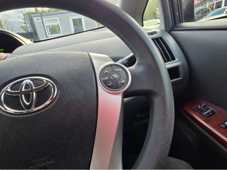 2012 Toyota Prius Alpha (7 Seater) - SELF CHARGING HYBRID -ALLOYS - REVERSE CAMERA -SIMI DEALER - LOW ROAD TAX BAND €12,450 thumbnail